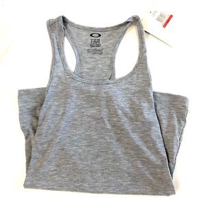 NWT Women’s Oakley Athletic Dri-fit Tank top XS